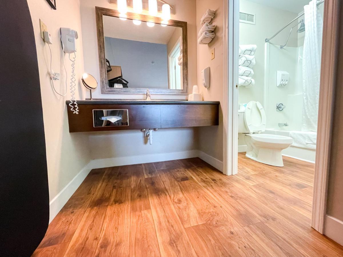 Pinemark Inn Suites Events Saint Clair Bagian luar foto