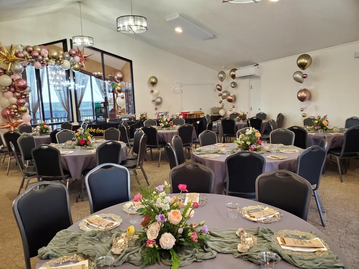 Pinemark Inn Suites Events Saint Clair Bagian luar foto