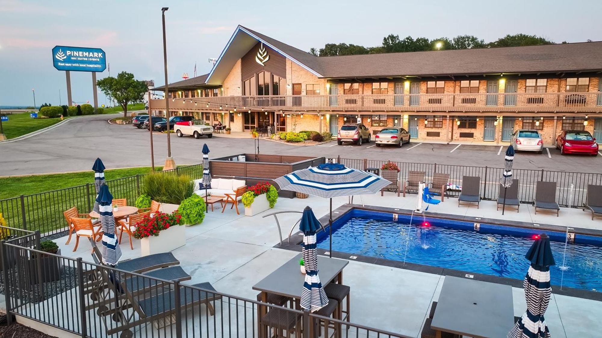 Pinemark Inn Suites Events Saint Clair Bagian luar foto
