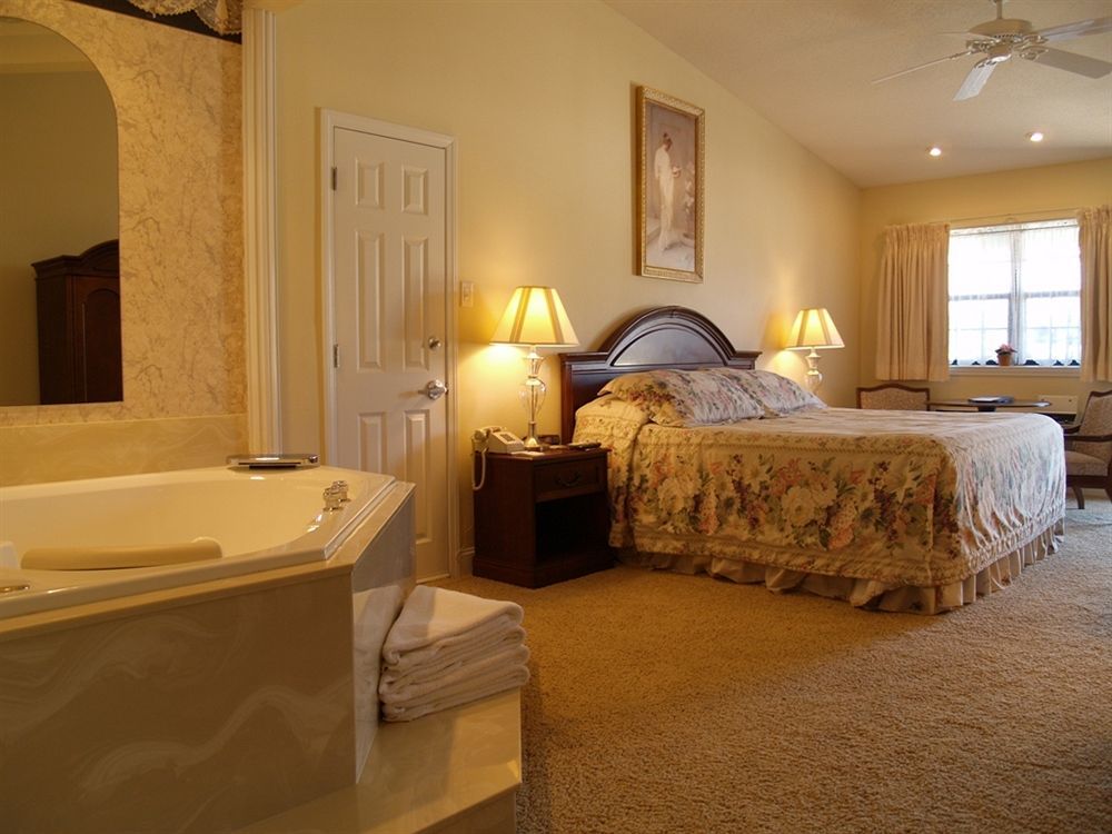 Pinemark Inn Suites Events Saint Clair Bagian luar foto