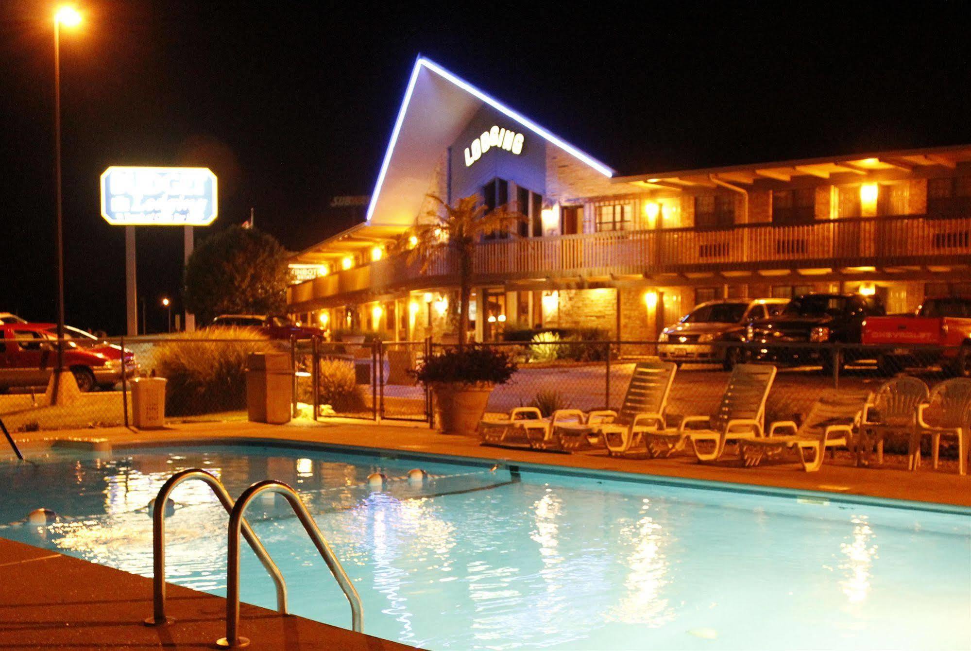 Pinemark Inn Suites Events Saint Clair Bagian luar foto
