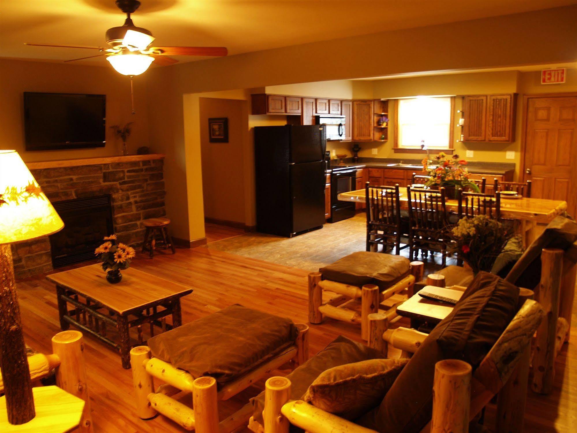 Pinemark Inn Suites Events Saint Clair Bagian luar foto