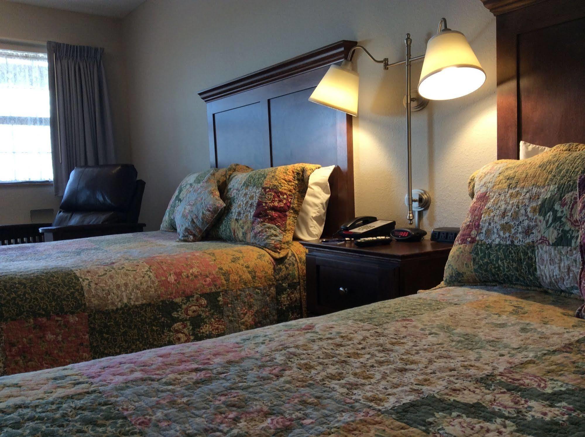 Pinemark Inn Suites Events Saint Clair Bagian luar foto